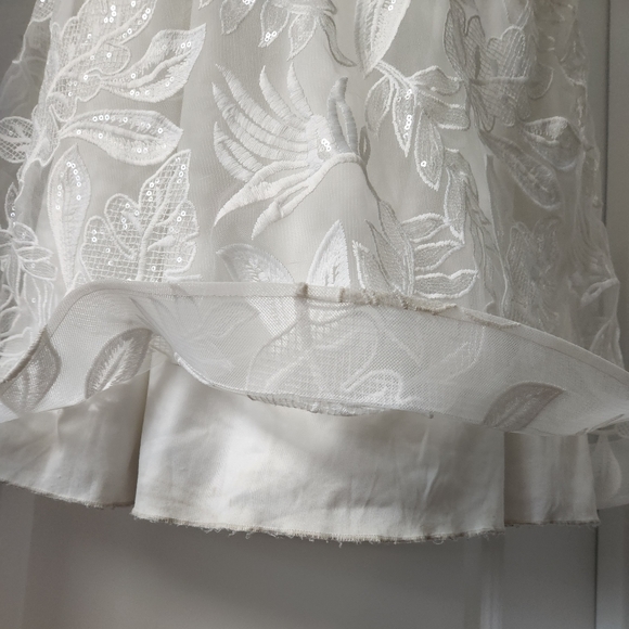 David's Bridal DB Studio Sequin Leaf Sheath Wedding Dress Soft White Size 8 - Picture 8 of 16